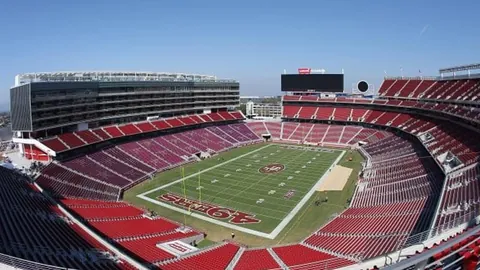 李昊桐66杆领跑南非公开赛首轮，三将同列第二